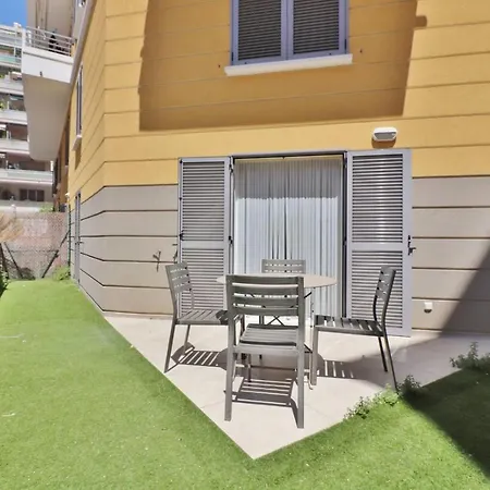 Joli 2 Pieces Nicois Avec Terrasse Ensoleillee