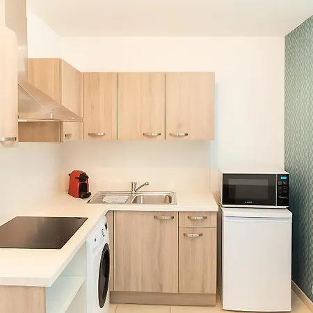 Apartament Joli 2 Pieces Nicois Avec Terrasse Ensoleillee